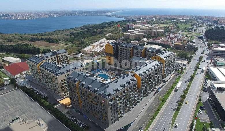 RH 154-Ready to move project with lake view and strategic location in Avcilar
